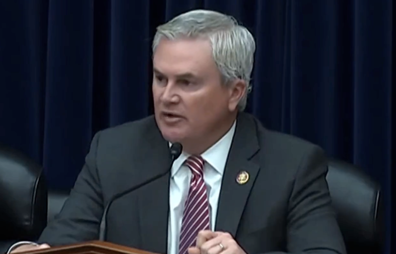 House Oversight Chair Wants Answers from FDA on Politicization of Vape Regs